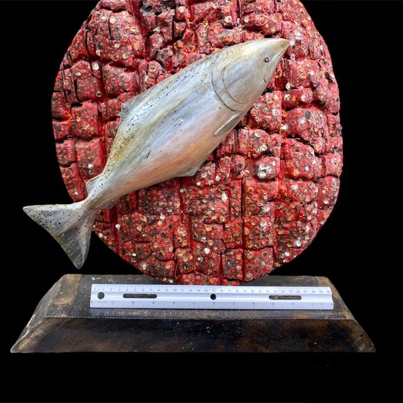 "Salmon jumps over the Moon" art sculpture - Picture 1 of 12